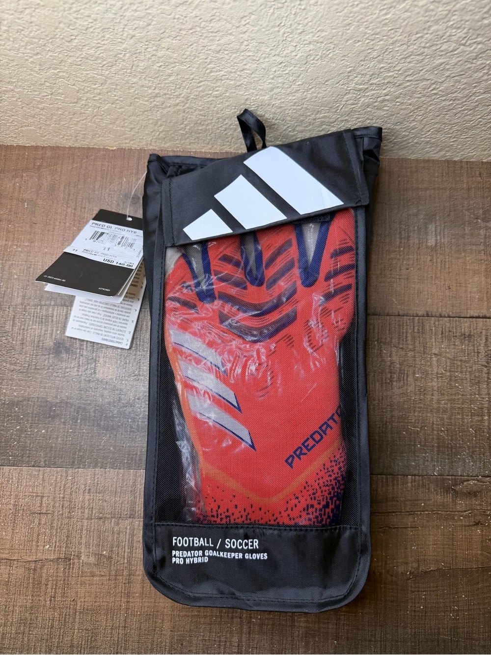Adidas Predator GL Pro Hybrid Goalkeeper Gloves.
- Size 11 Men.